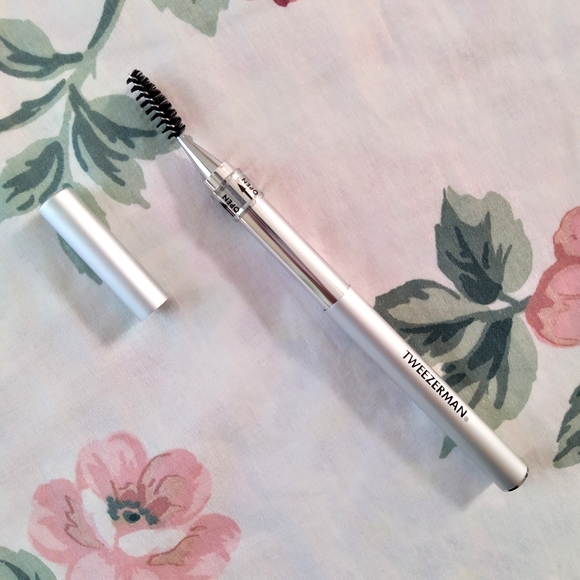 NWT Tweezerman Benefit Brow Shaping Brush Retract - Picture 3 of 5